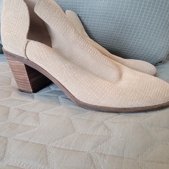 Lucky Brand - Picture 2 of 4